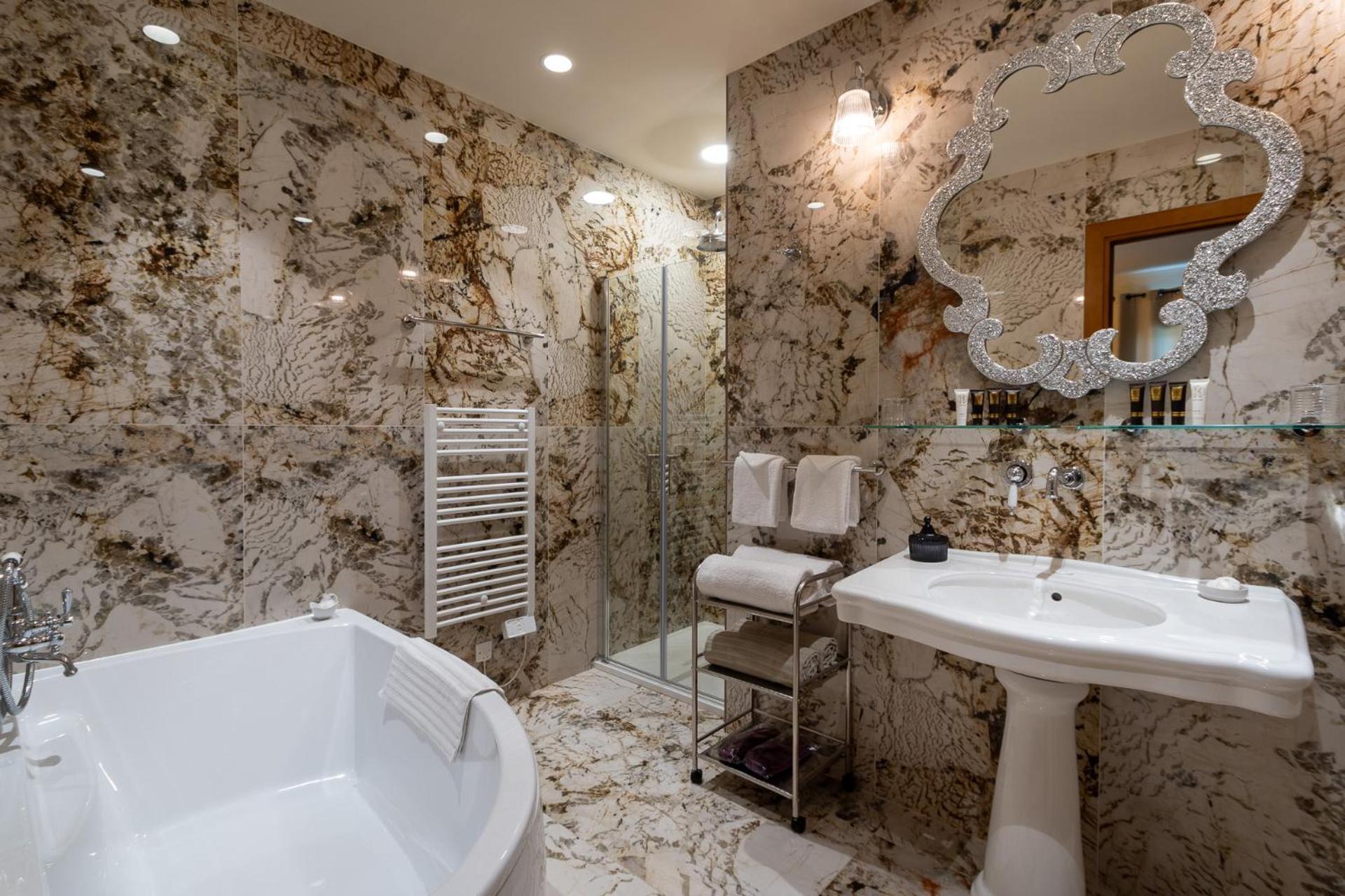 סן פלורן Hotel Demeure Loredana מראה חיצוני תמונה